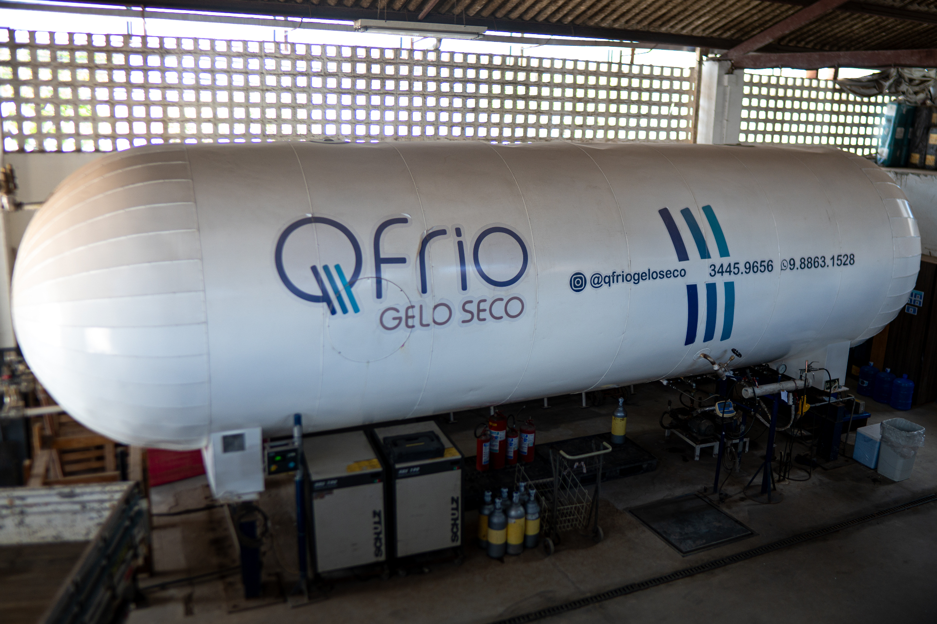 Gelo seco em produção industrial